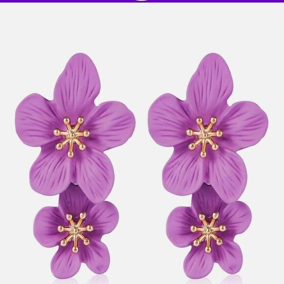 Chic Purple Floral Earrings - Picture 5 of 6